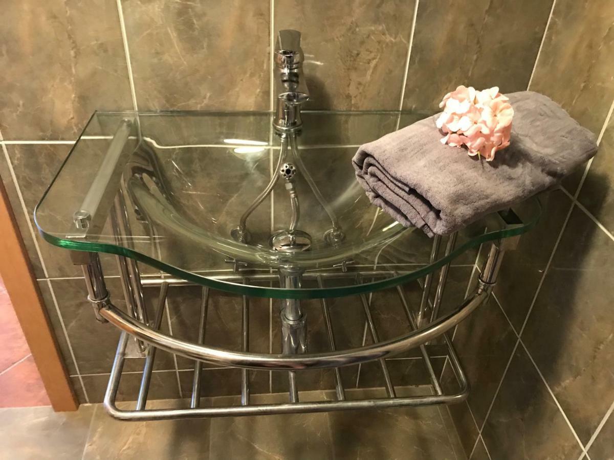 Budyne Apartment Budyne nad Ohri Zewnętrze zdjęcie