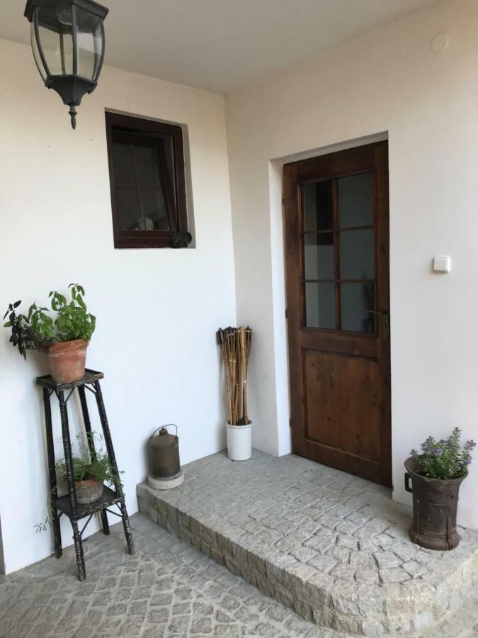 Budyne Apartment Budyne nad Ohri Zewnętrze zdjęcie
