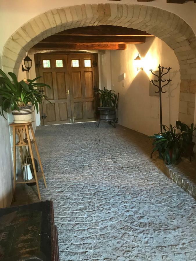 Budyne Apartment Budyne nad Ohri Zewnętrze zdjęcie