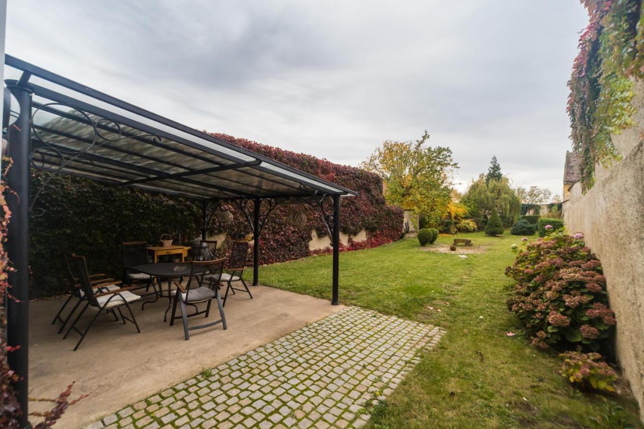 Budyne Apartment Budyne nad Ohri Zewnętrze zdjęcie
