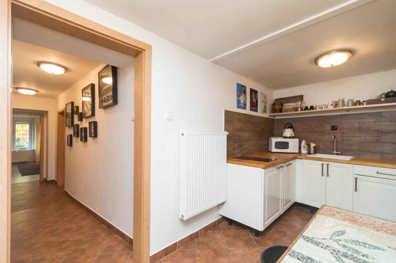 Budyne Apartment Budyne nad Ohri Zewnętrze zdjęcie