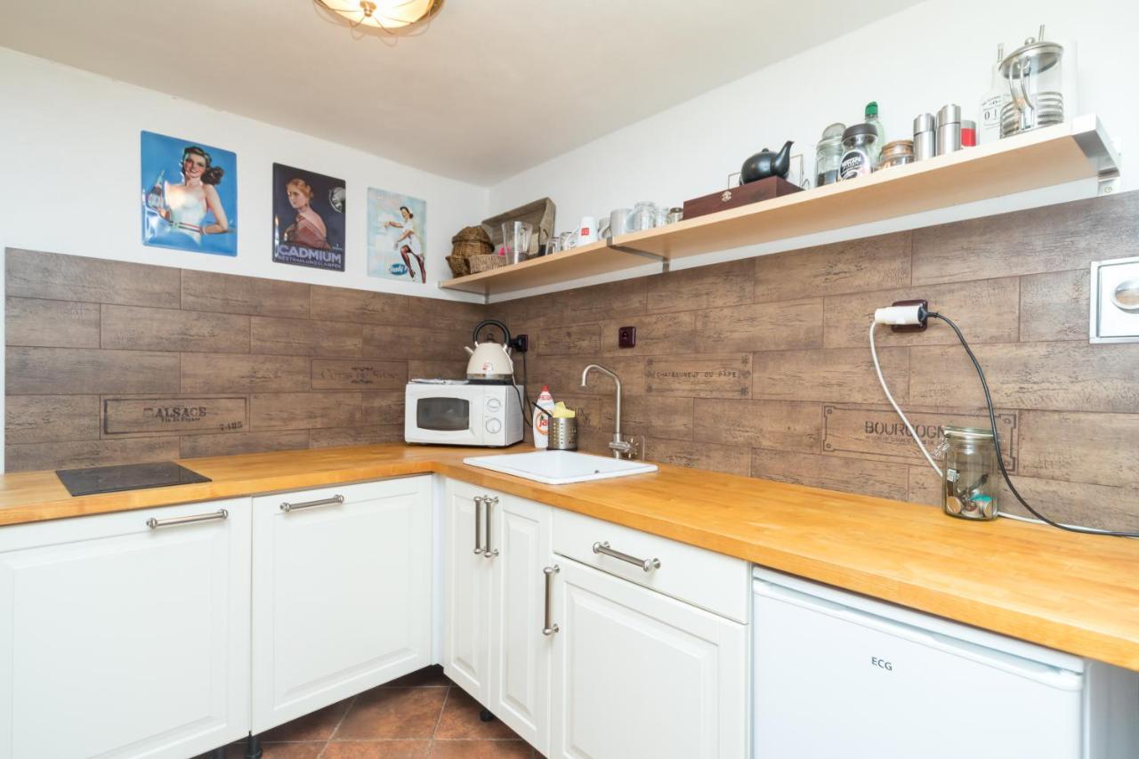Budyne Apartment Budyne nad Ohri Zewnętrze zdjęcie