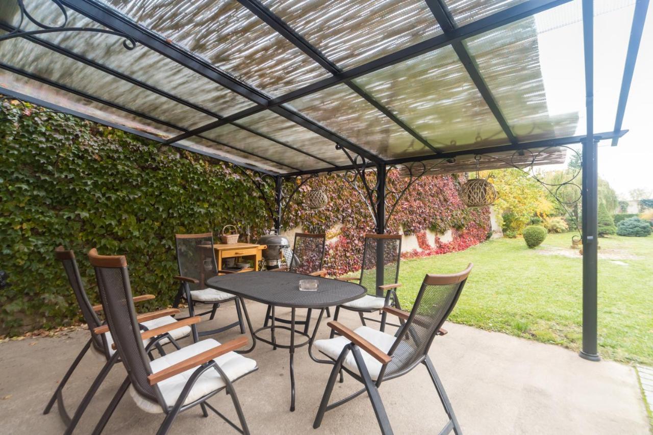 Budyne Apartment Budyne nad Ohri Zewnętrze zdjęcie