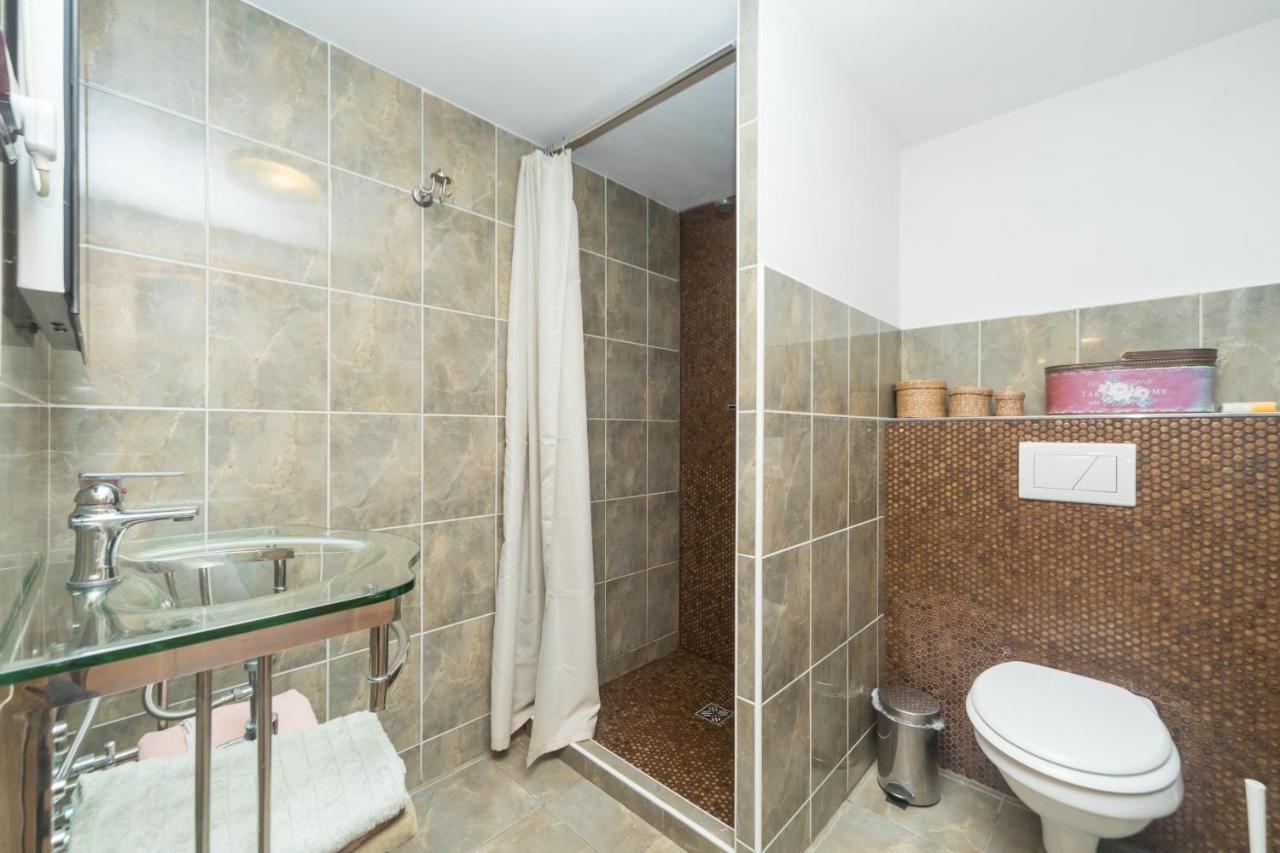 Budyne Apartment Budyne nad Ohri Zewnętrze zdjęcie