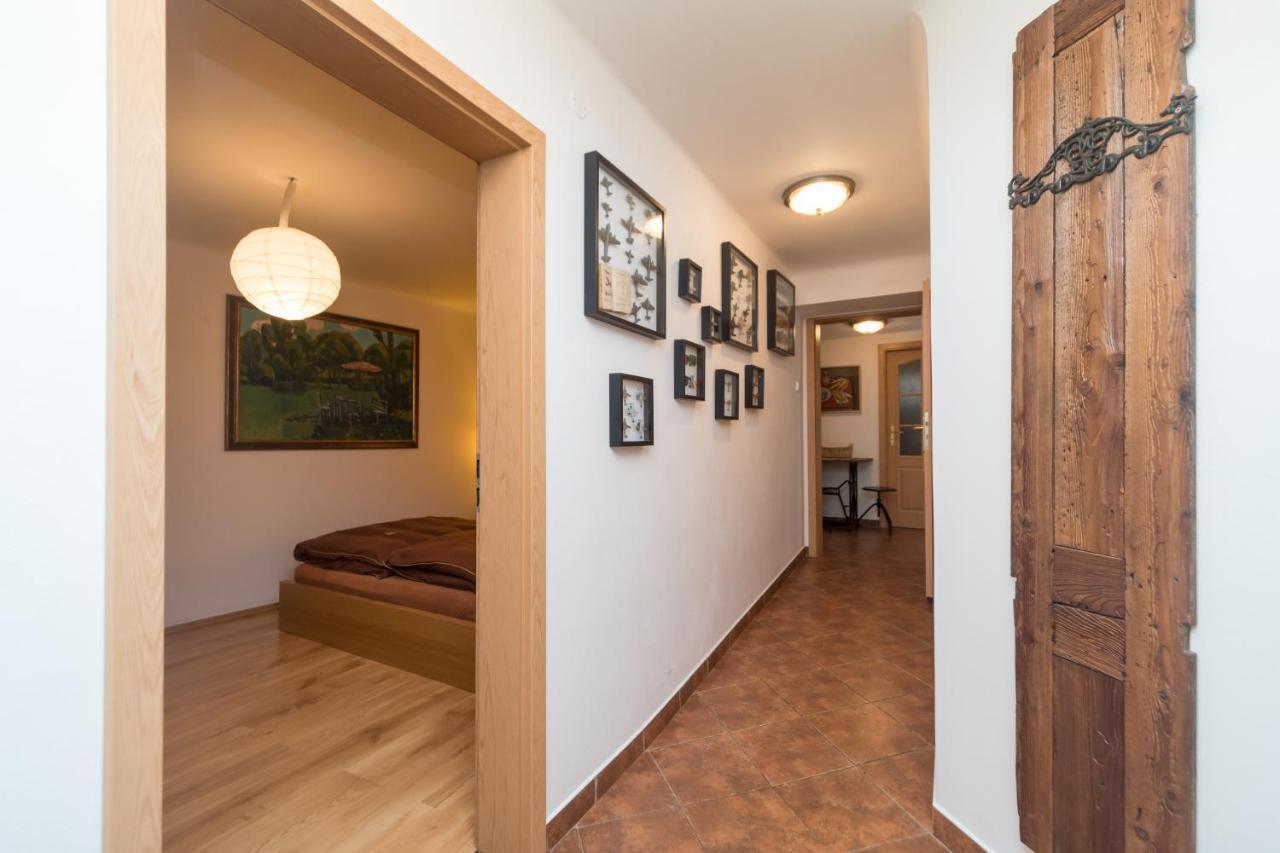 Budyne Apartment Budyne nad Ohri Zewnętrze zdjęcie