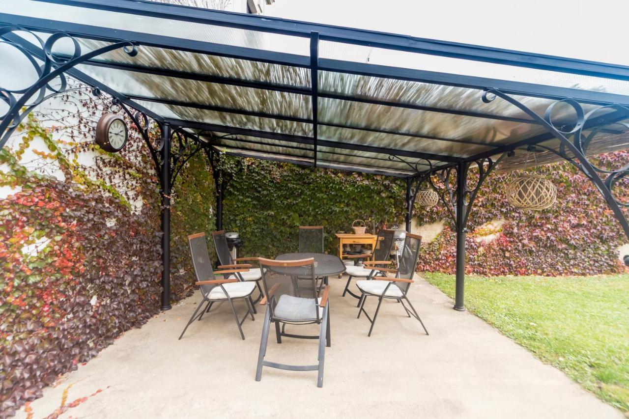 Budyne Apartment Budyne nad Ohri Zewnętrze zdjęcie