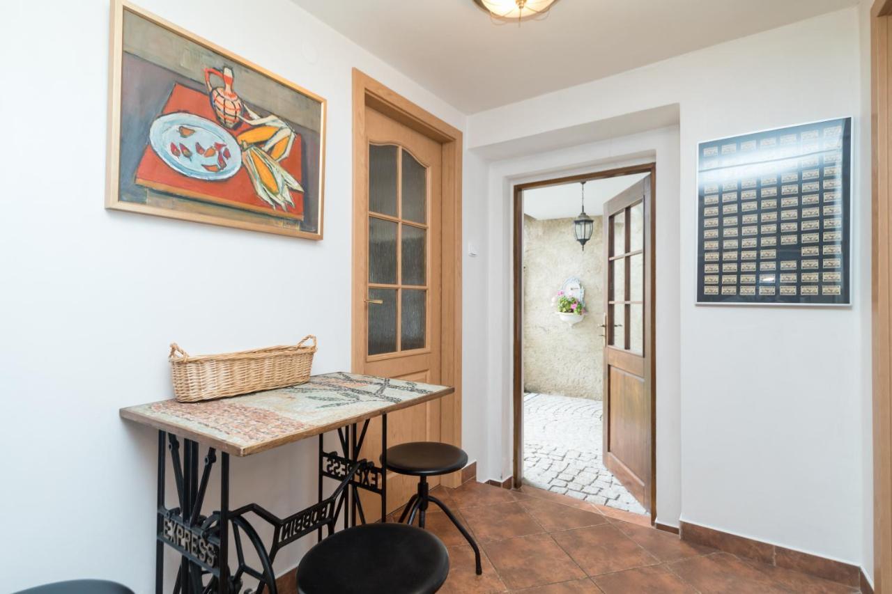 Budyne Apartment Budyne nad Ohri Zewnętrze zdjęcie